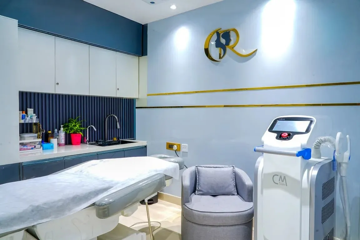 Intimate and core wellness suite featuring the CM Slim body contouring device and Hipex Chair