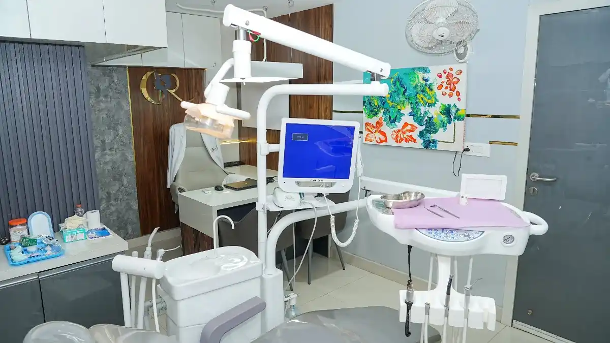 Advanced dental suite equipped with a high-end Waldent dental chair and remote X-ray machine