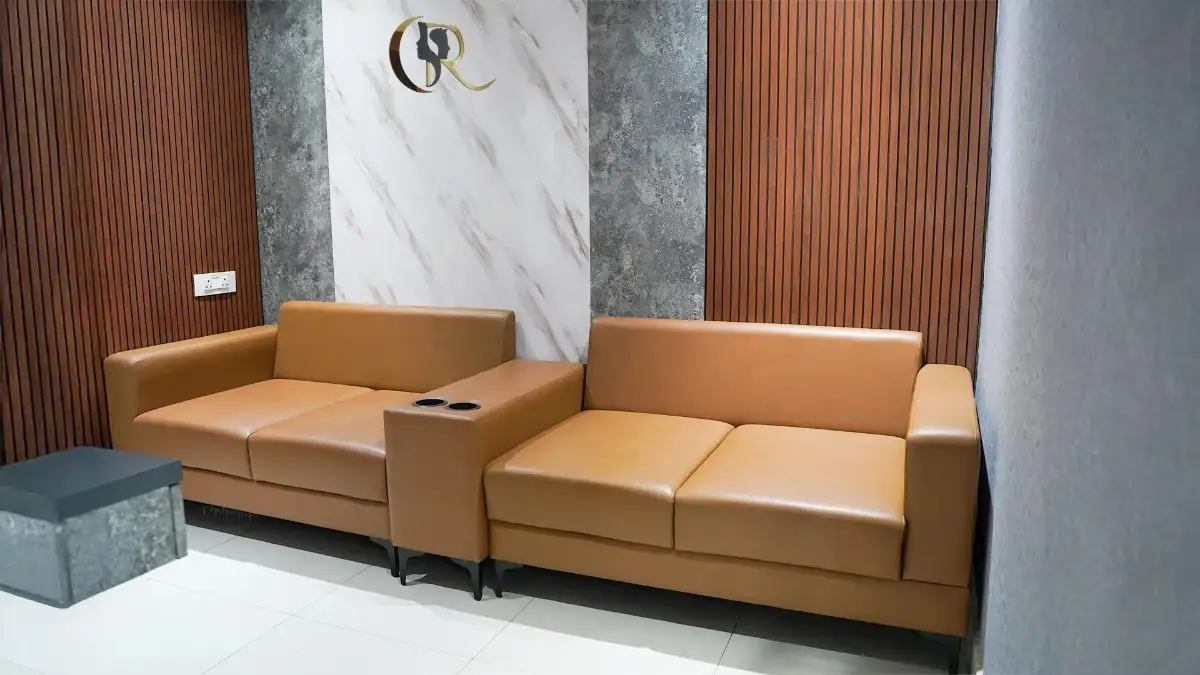 Private patient relaxation lounge for resting during long hair transplant procedures