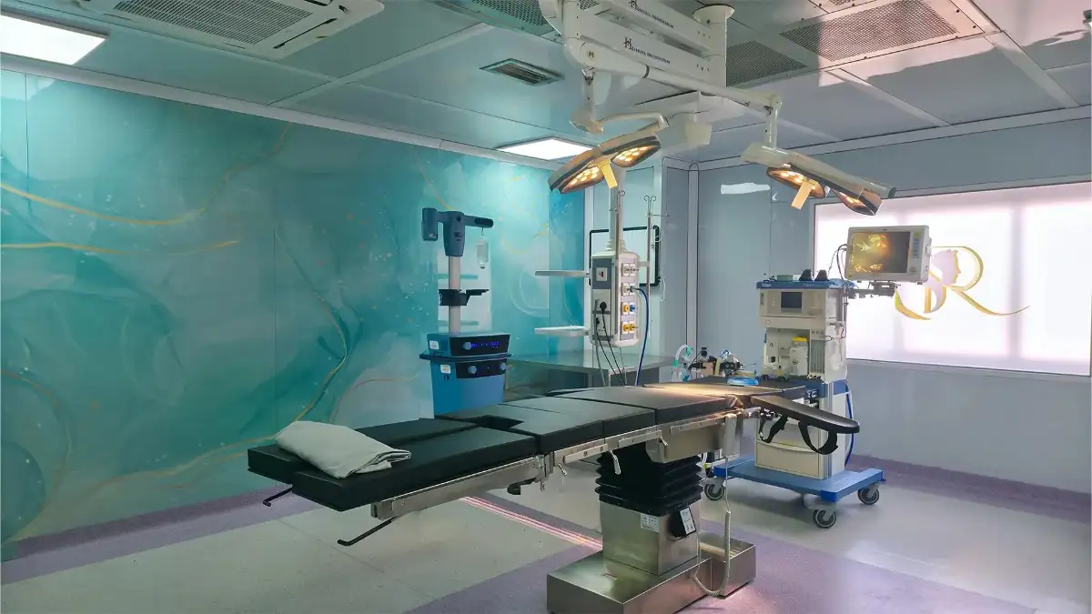 Plastic Surgery Modular OT housing a Vaser 2.0 VentX system for body sculpting